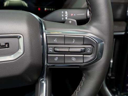 Used 2025 GMC Yukon Denali image 23