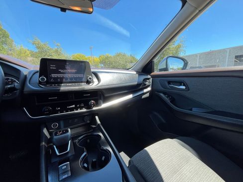 Used 2023 Nissan Rogue SV image 72