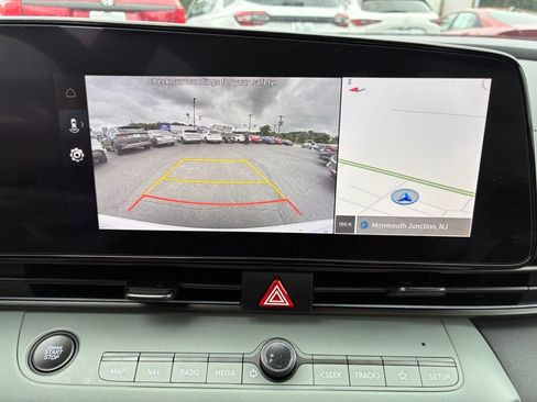 Used 2025 Hyundai Elantra Limited FWD image 32
