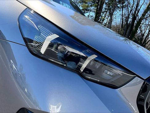 Used 2026 BMW 540i xDrive w/ M Sport Package image 28