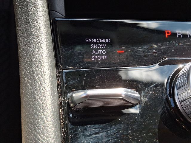 Used 2023 Jeep Grand Cherokee Limited w/ Black Appearance Package AWD/4WD image 26