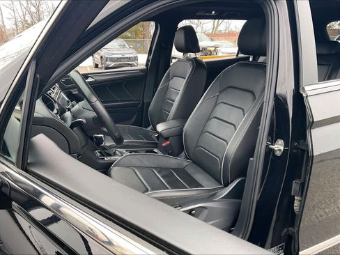 Used 2022 Volkswagen Tiguan SEL R-Line image 10