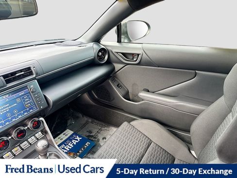 Used 2022 Toyota GR86 w/ ALL Weather Mat Package (TMS) image 21