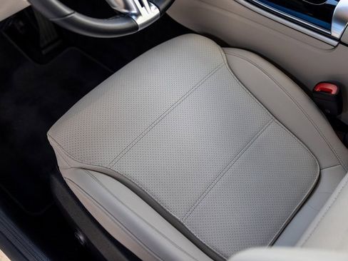 Used 2025 Mercedes-Benz C 300 4MATIC Sedan image 22