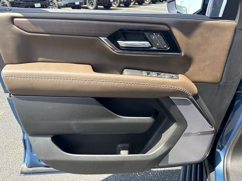 New 2026 GMC Yukon XL Denali Ultimate AWD/4WD image 15