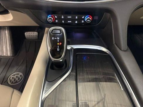 Used 2019 Buick Enclave Premium w/ Experience Buick Package AWD/4WD image 18
