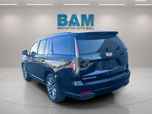 Used 2022 Cadillac Escalade Sport Platinum image 7