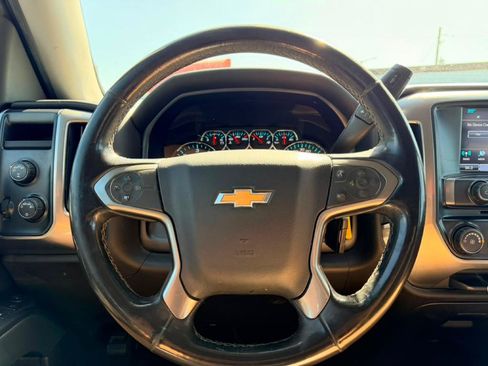 Used 2018 Chevrolet Silverado 1500 LT w/ Trailering Package AWD/4WD image 17