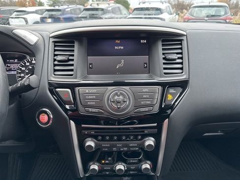 Certified 2020 Nissan Pathfinder SV image 25
