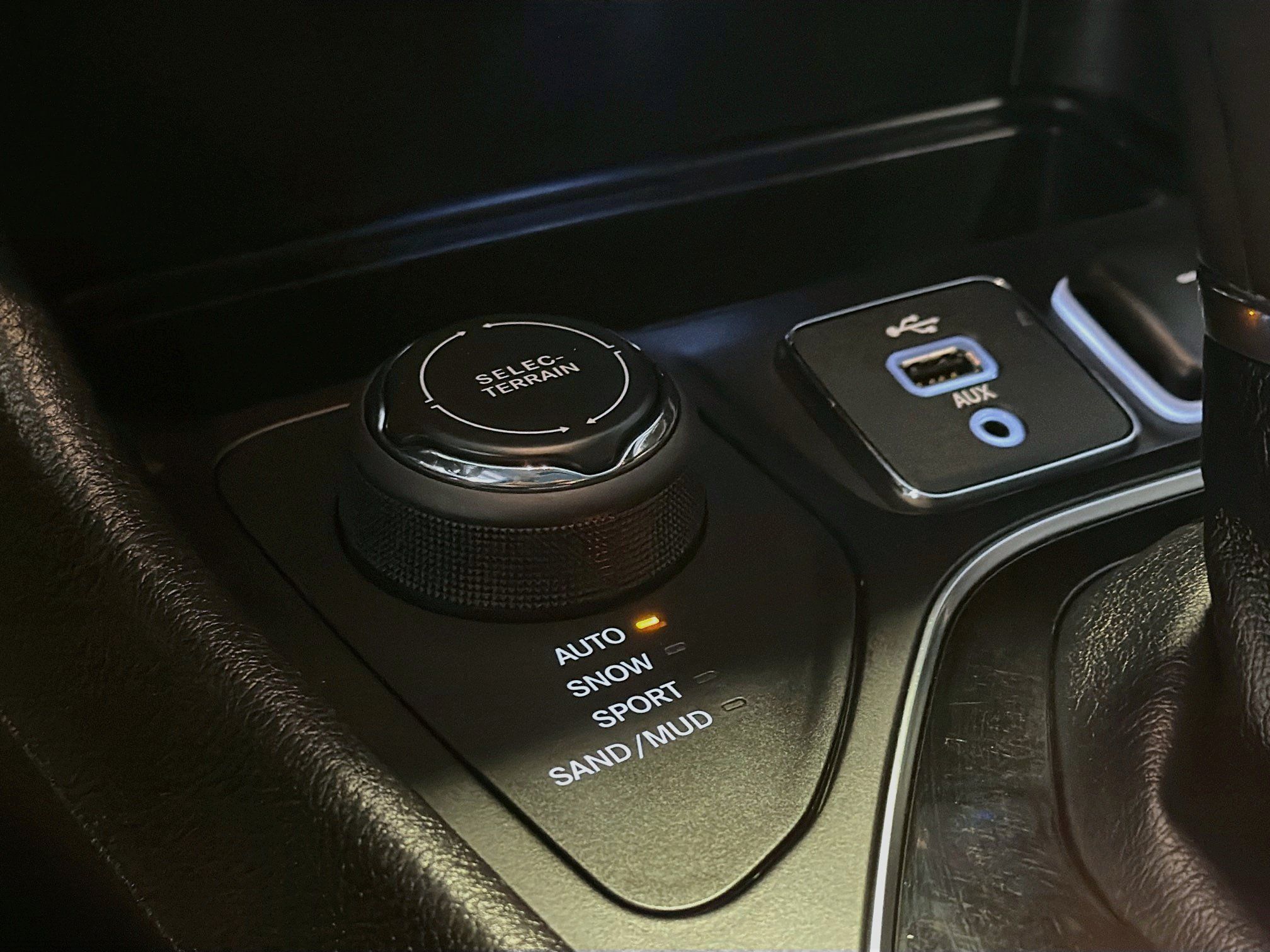 Used 2019 Jeep Cherokee Limited AWD/4WD image 26
