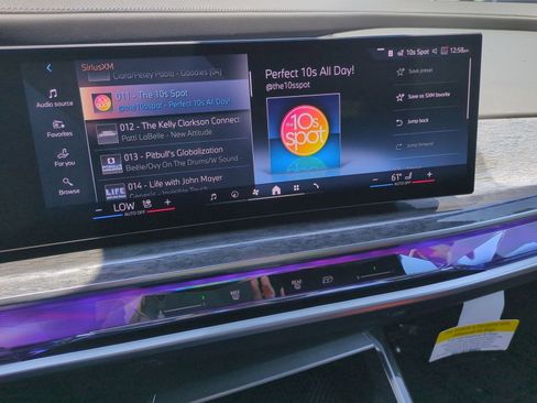 Used 2025 BMW i7 xDrive60 w/ Executive Package image 21