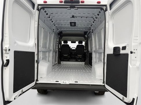 New 2026 RAM ProMaster 2500 w/ Premium Convenience Group image 19