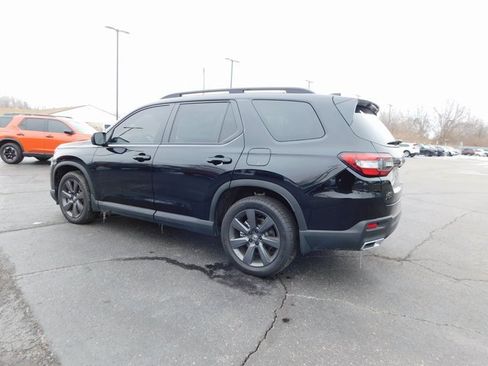 New 2025 Honda Pilot Sport image 5