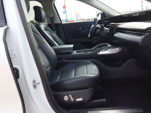 Used 2024 Lincoln Nautilus Reserve w/ Equipment Group 202A image 12