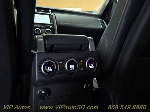 Used 2017 Land Rover Discovery First Edition image 37