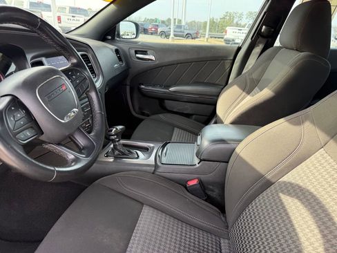 Used 2023 Dodge Charger SXT w/ Blacktop Package image 9