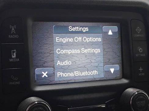 Used 2018 Jeep Wrangler Unlimited Sport S AWD/4WD image 35
