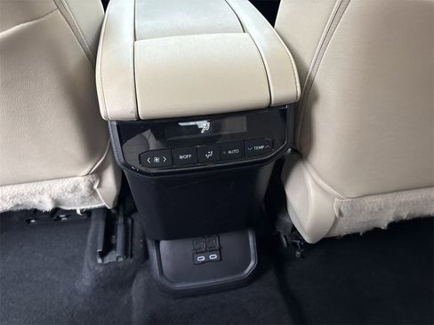 Used 2023 Toyota Highlander XSE image 26