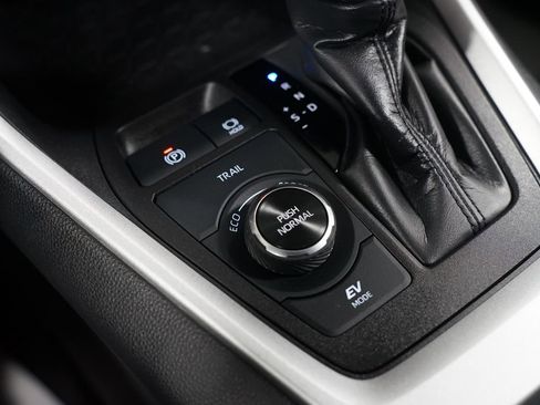 Certified 2024 Toyota RAV4 LE AWD/4WD image 22