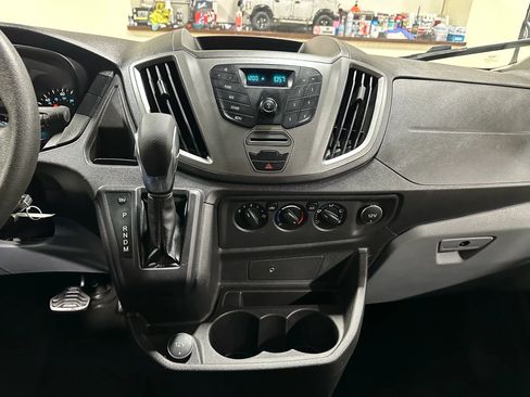 Used 2018 Ford Transit 350 XL image 29