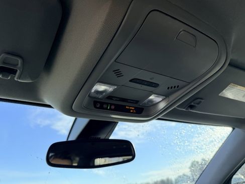 Used 2022 GMC Acadia AT4 image 26