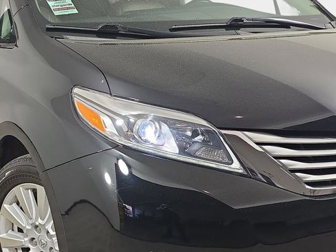 Used 2017 Toyota Sienna Limited Premium w/ Protection Package image 37