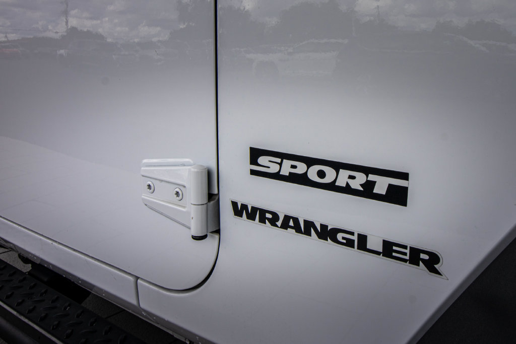 Used 2016 Jeep Wrangler Sport w/ Quick Order Package 24S AWD/4WD image 4