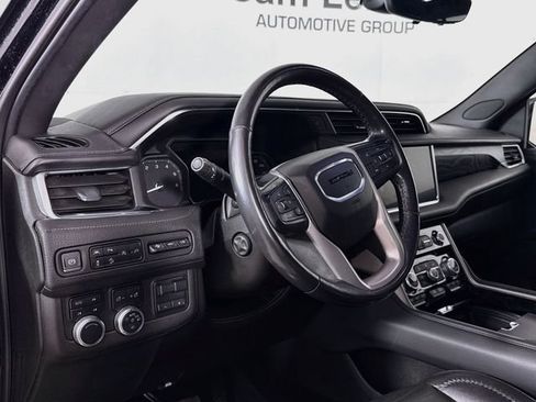 Used 2021 GMC Yukon XL Denali w/ Denali Premium Package AWD/4WD image 9