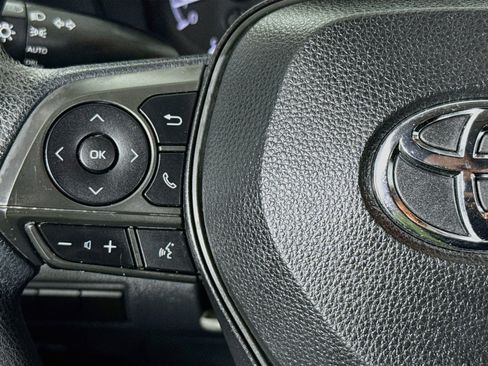 Used 2020 Toyota Corolla LE FWD image 11