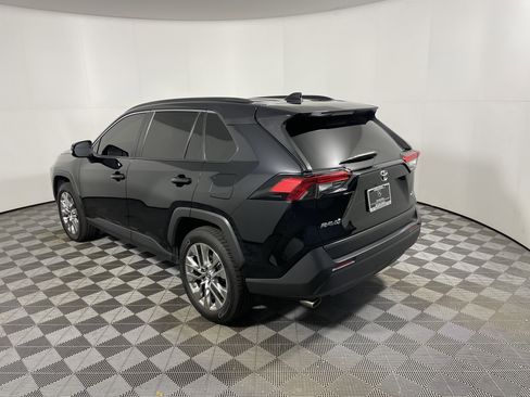 Used 2019 Toyota RAV4 XLE Premium image 3