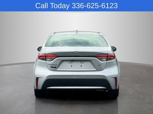 Used 2022 Toyota Corolla LE FWD image 4