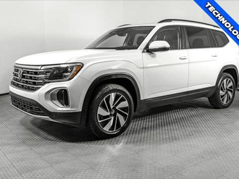 Used 2024 Volkswagen Atlas SE FWD image 2