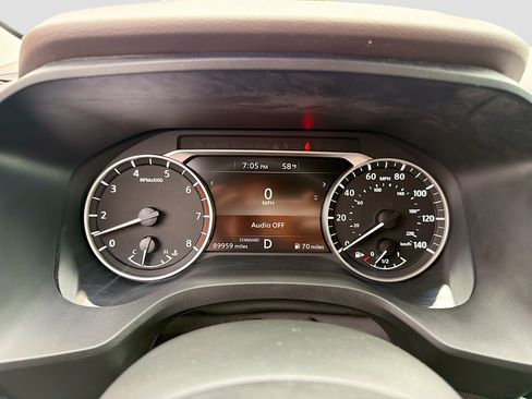Used 2023 Nissan Rogue S FWD image 18