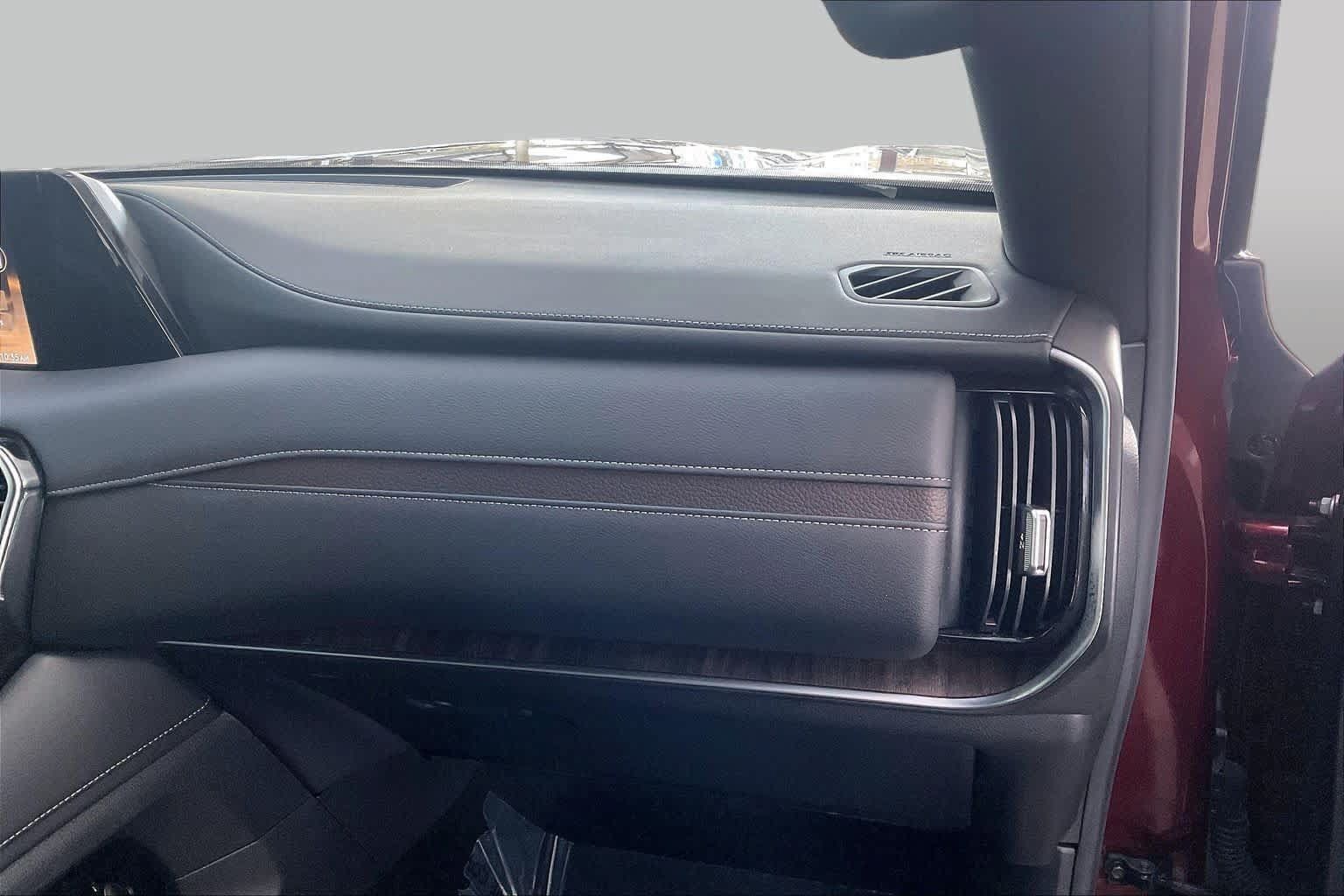 Used 2026 Nissan Armada SL w/ Captain's Chari Seat Package RWD image 19