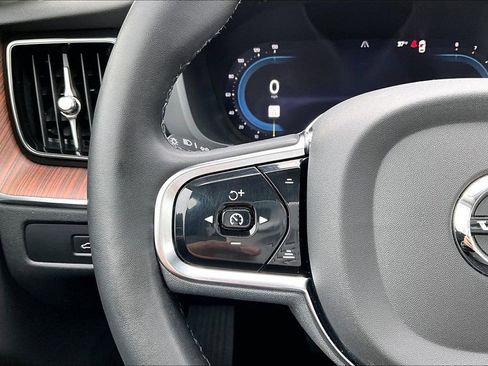 Certified 2023 Volvo XC60 B5 Plus w/ Protection Package Premier image 10