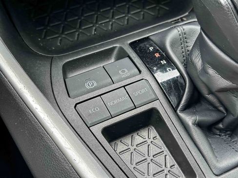 Certified 2024 Toyota RAV4 XLE FWD image 34