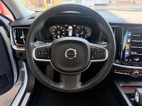Used 2022 Volvo S60 B5 Momentum AWD/4WD image 7