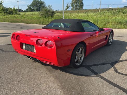 Used 2004 Chevrolet Corvette Convertible w/ Preferred Equipment Group RWD image 5