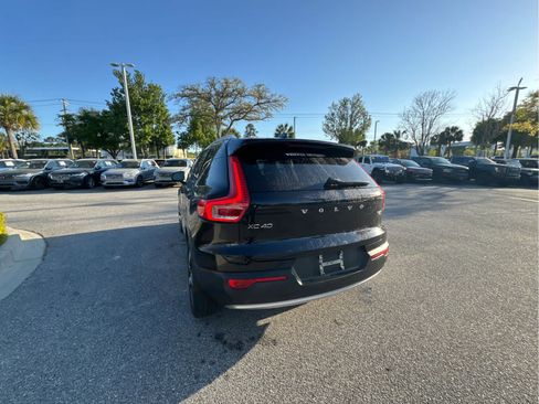 Used 2019 Volvo XC40 T5 Momentum image 12