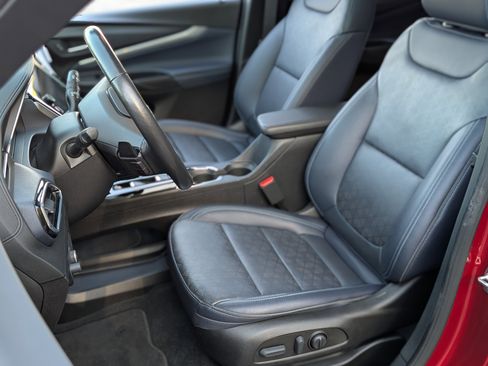 Used 2022 Chevrolet Bolt EUV Premier w/ Sun & Sound Package image 17