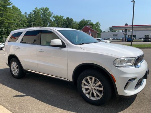 Used 2021 Dodge Durango SXT AWD/4WD image 3
