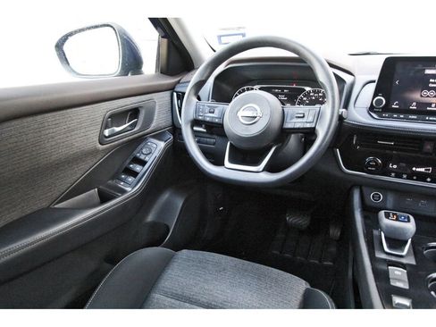 Certified 2022 Nissan Rogue SV FWD image 8