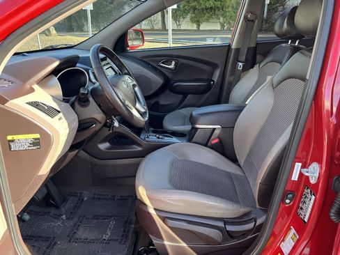 Used 2012 Hyundai Tucson GLS image 10