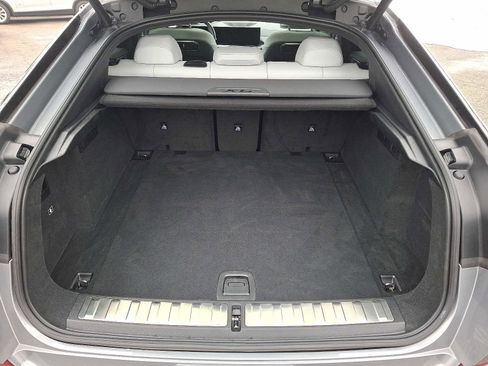 Certified 2024 BMW X6 xDrive40i w/ Premium Package image 28