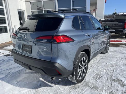 Used 2025 Toyota Corolla Cross XLE w/ Convenience Package image 11