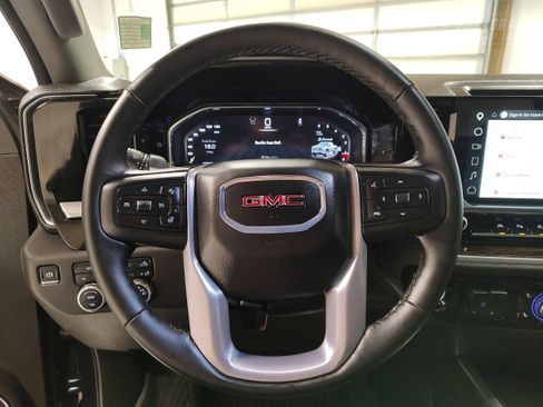 Used 2025 GMC Sierra 1500 Elevation w/ Elevation Premium Package AWD/4WD image 5