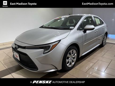 Certified 2023 Toyota Corolla LE image 1