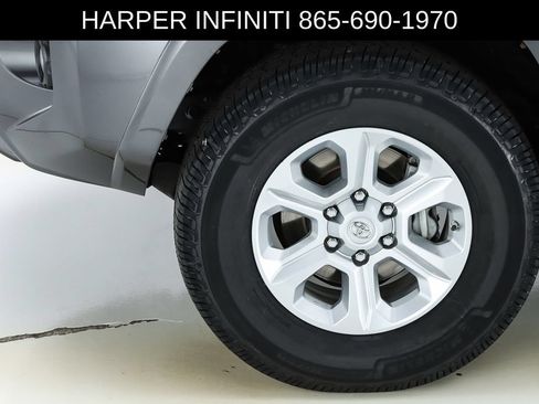 Used 2020 Toyota 4Runner SR5 Premium w/ Moonroof Package AWD/4WD image 43