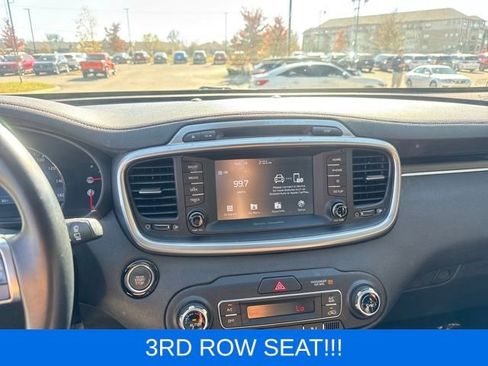 Used 2019 Kia Sorento EX image 14