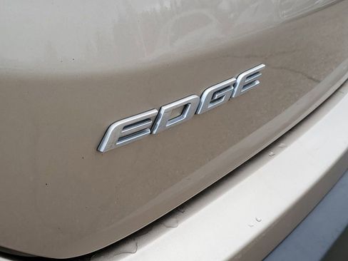 Used 2020 Ford Edge SEL w/ Convenience Package image 37